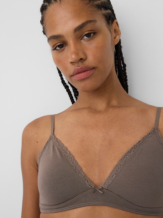 L'image numéro 3 présente Soutien-gorge léger à bonnets triangulaires en coton biologique extensible PureDouceur à bordure en dentelle