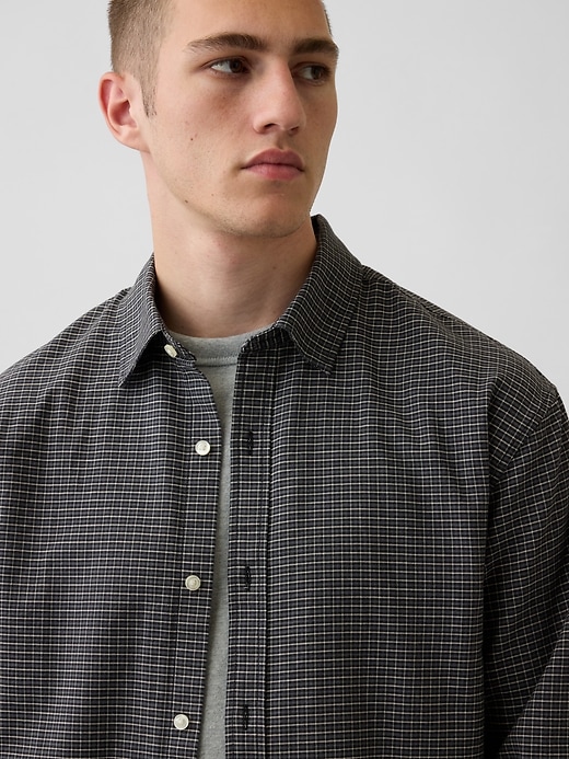 L'image numéro 4 présente Chemise oxford courte décontractée à ourlet droit