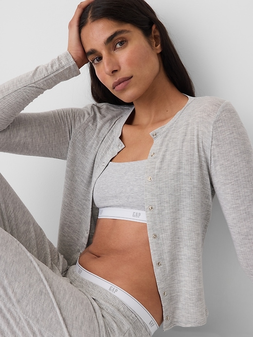 L'image numéro 5 présente Soutien-gorge léger en coton biologique extensible PureDouceur avec logo Gap