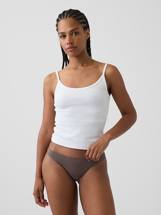 L'image numéro 1 présente Culotte bikini en coton biologique extensible PureDouceur à bordure en dentelle