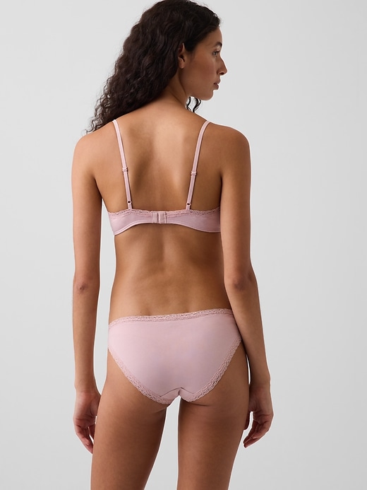 L'image numéro 2 présente Soutien-gorge léger à bonnets triangulaires en coton biologique extensible PureDouceur à bordure en dentelle