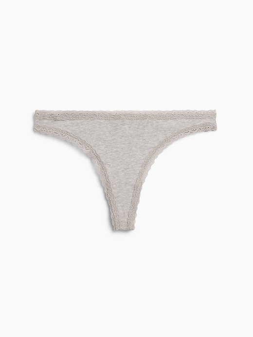 L'image numéro 4 présente Tanga en coton biologique extensible PureDouceur à bordure en dentelle