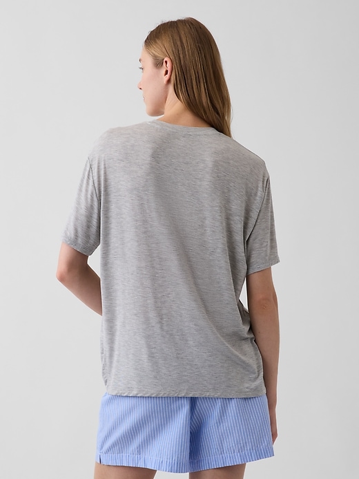 L'image numéro 2 présente T-shirt de pyjama surdimensionné en modal PureDouceur