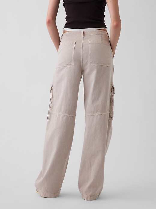 L'image numéro 4 présente Pantalon cargo ballon à taille basse en sergé