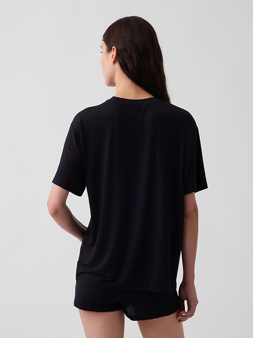 L'image numéro 2 présente T-shirt de pyjama surdimensionné en modal PureDouceur