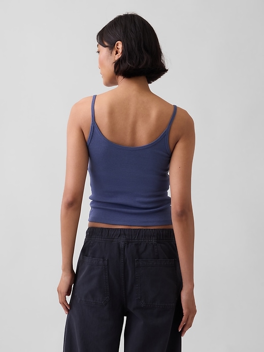 L'image numéro 3 présente Camisole courte moderne