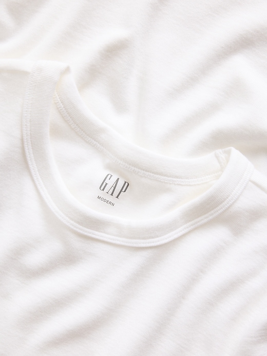 L'image numéro 4 présente T-shirt ras du cou moderne