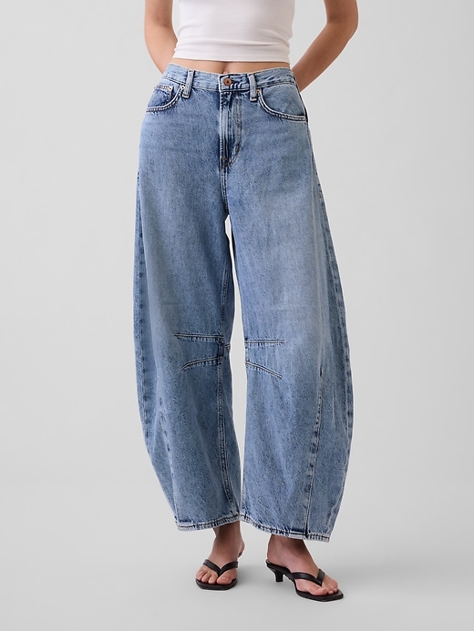 L'image numéro 2 présente Jean ballon surdimensionné à taille haute Douceur suprême