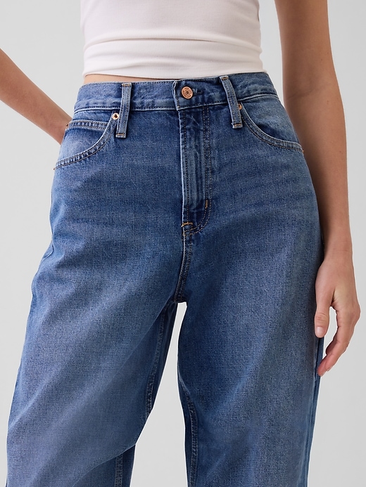 L'image numéro 5 présente Jean coupe baril à taille haute