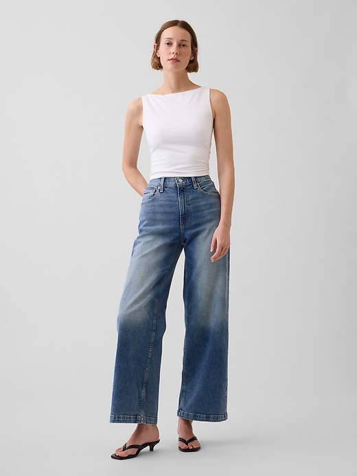 L'image numéro 1 présente Jean sportif jambe large à taille haute longueur cheville