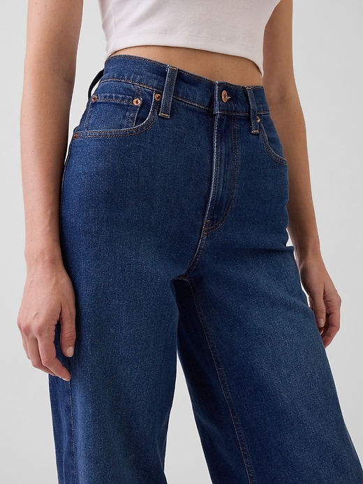 L'image numéro 5 présente Jean sportif à jambe large à taille haute