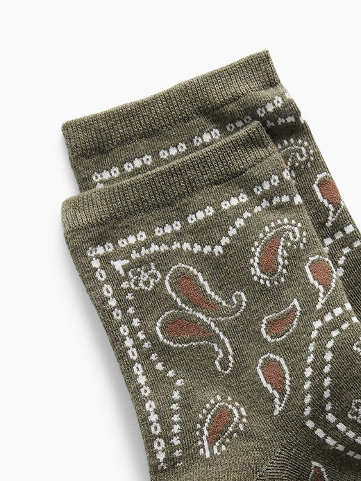 L'image numéro 2 présente Chaussettes courtes à motif cachemire