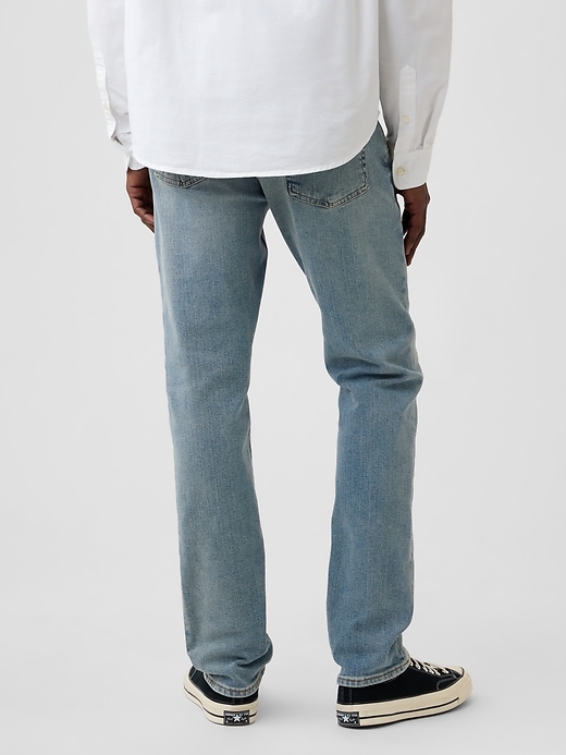L'image numéro 4 présente Jeans étroits