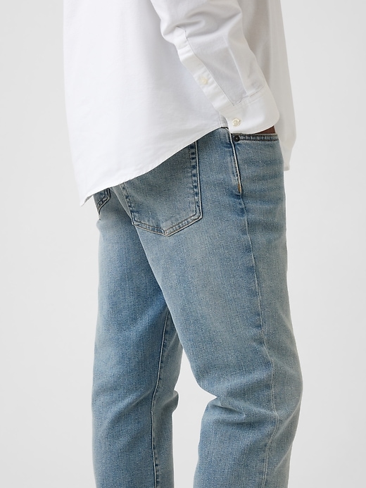 L'image numéro 6 présente Jeans étroits