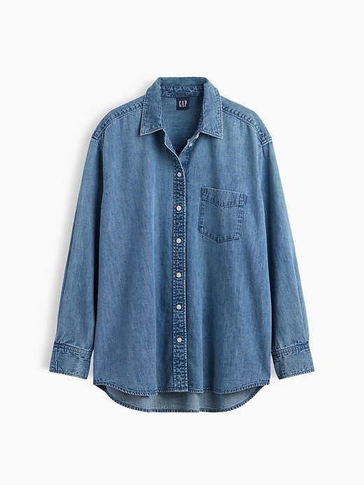 L'image numéro 6 présente Chemise ample en denim