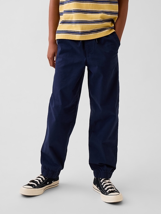 L'image numéro 3 présente Pantalon de jogging décontracté d’uniforme pour Enfant