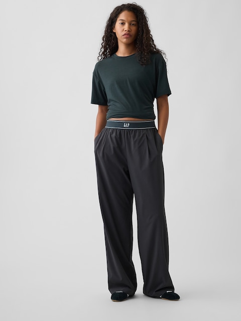PANTALON CONFORT À PLIS À LOGO GAPFIT