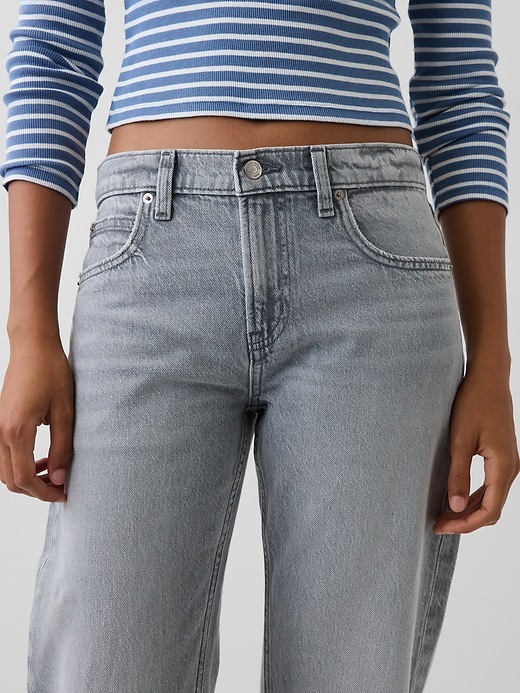 L'image numéro 5 présente Jean droit effilé à taille mi-basse