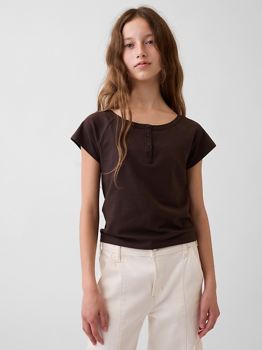 L'image numéro 1 présente T-shirt henley à manches raglan pour Enfant