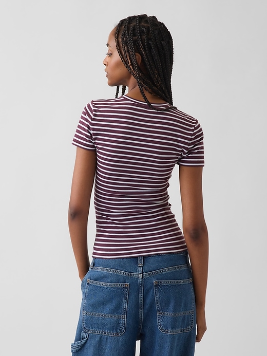 L'image numéro 3 présente T-shirt moulant en jersey