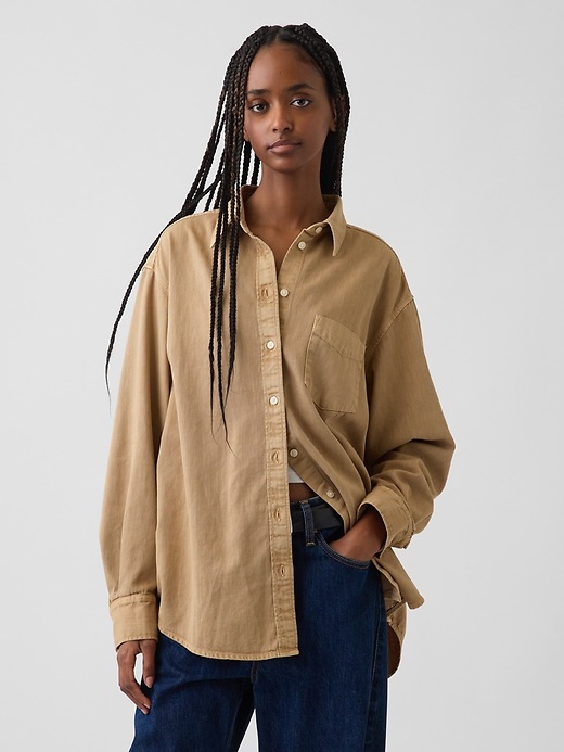 L'image numéro 1 présente Chemise ample en denim