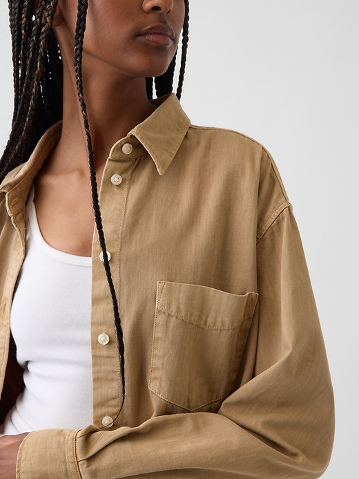 L'image numéro 4 présente Chemise ample en denim