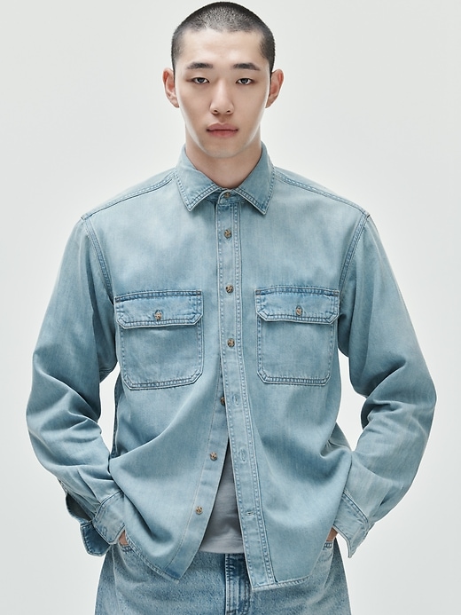 L'image numéro 6 présente Chemise utilitaire décontractée en denim Douceur suprême