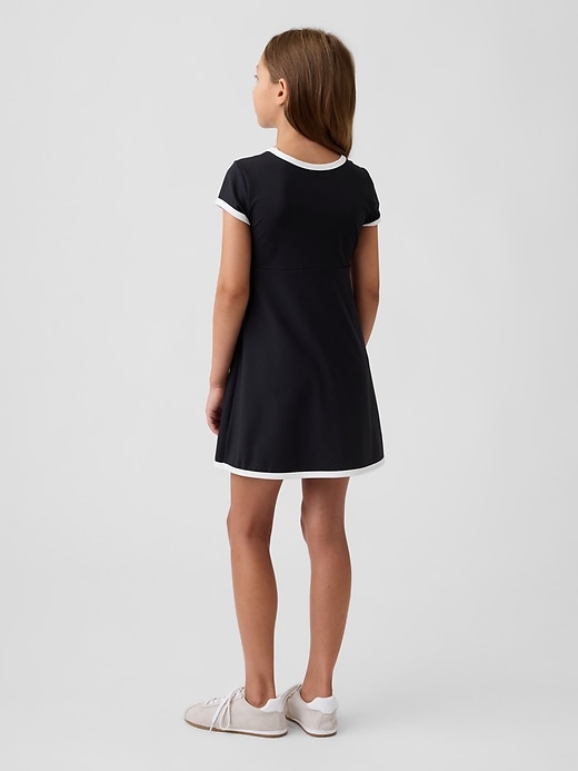L'image numéro 3 présente Robe de sport pour Enfant