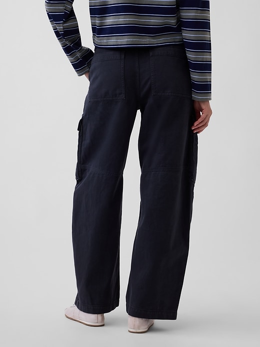L'image numéro 4 présente Pantalon cargo ballon à taille basse en sergé