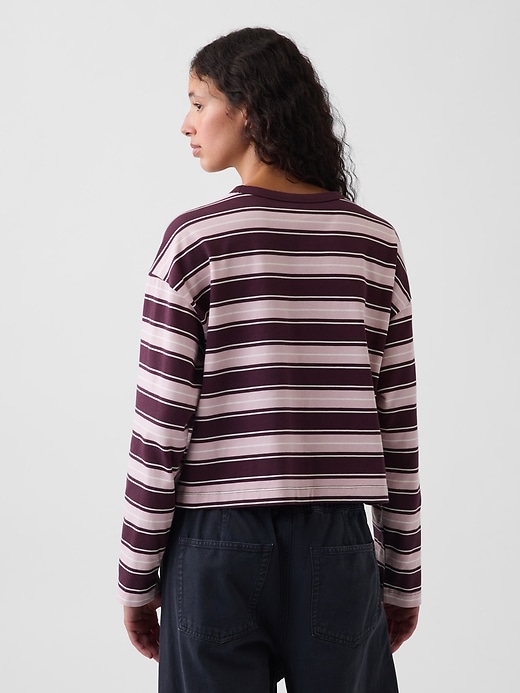 L'image numéro 3 présente T-shirt surdimensionné court en tricot