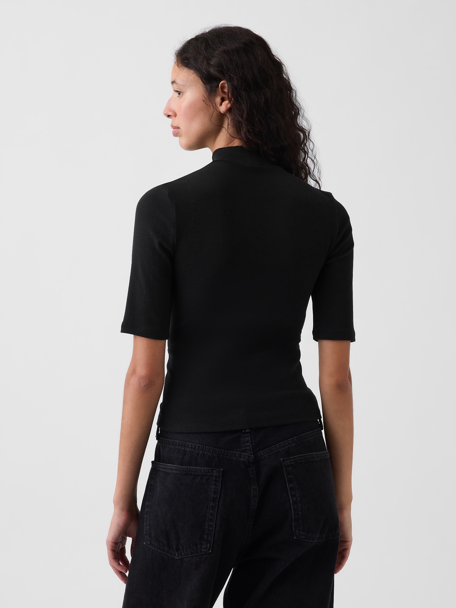 Modern Mockneck T-Shirt
