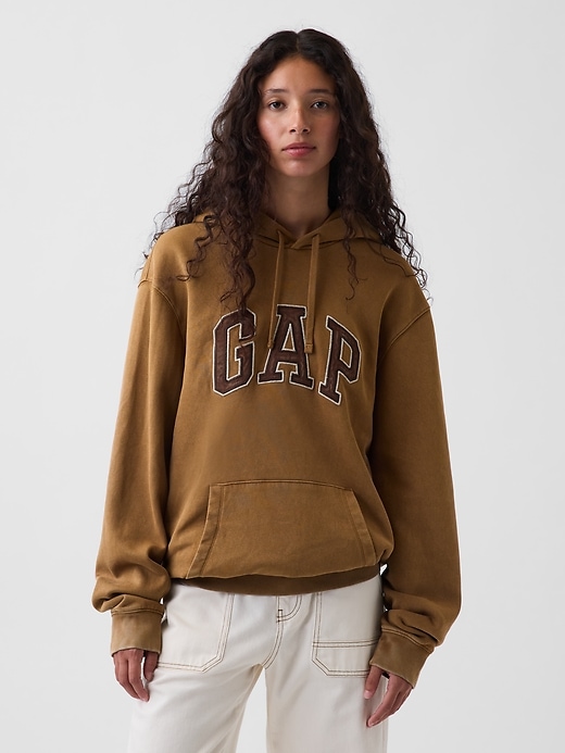 L'image numéro 5 présente Chandail à capuchon VintageDoux avec logo incurvé pour Adulte