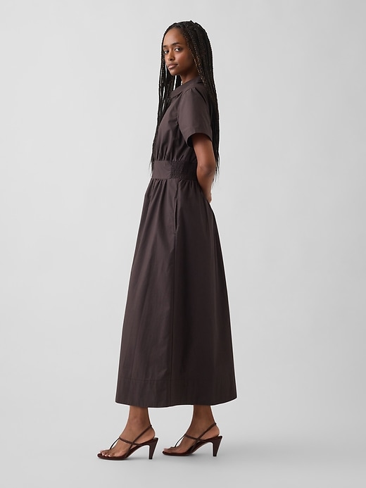 L'image numéro 3 présente Robe chemisier longue à taille smockée en popeline
