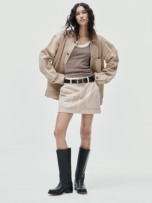 L'image numéro 7 présente Jupe-short utilitaire courte à taille haute