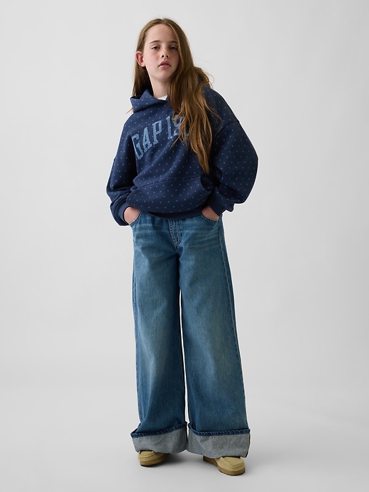 L'image numéro 2 présente Veste surdimensionnée Vintage doux à logo pour Enfant