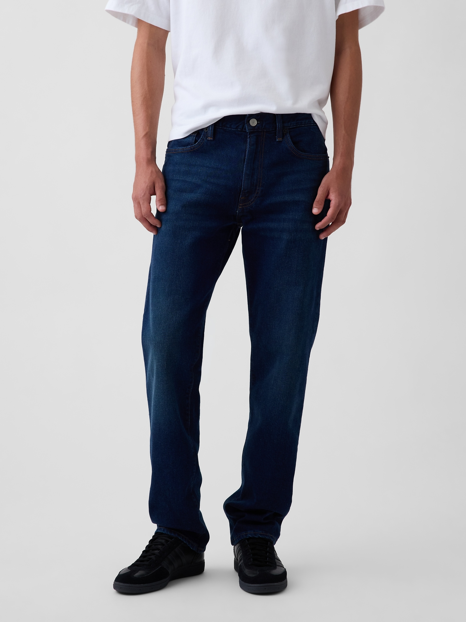 Straight Jeans