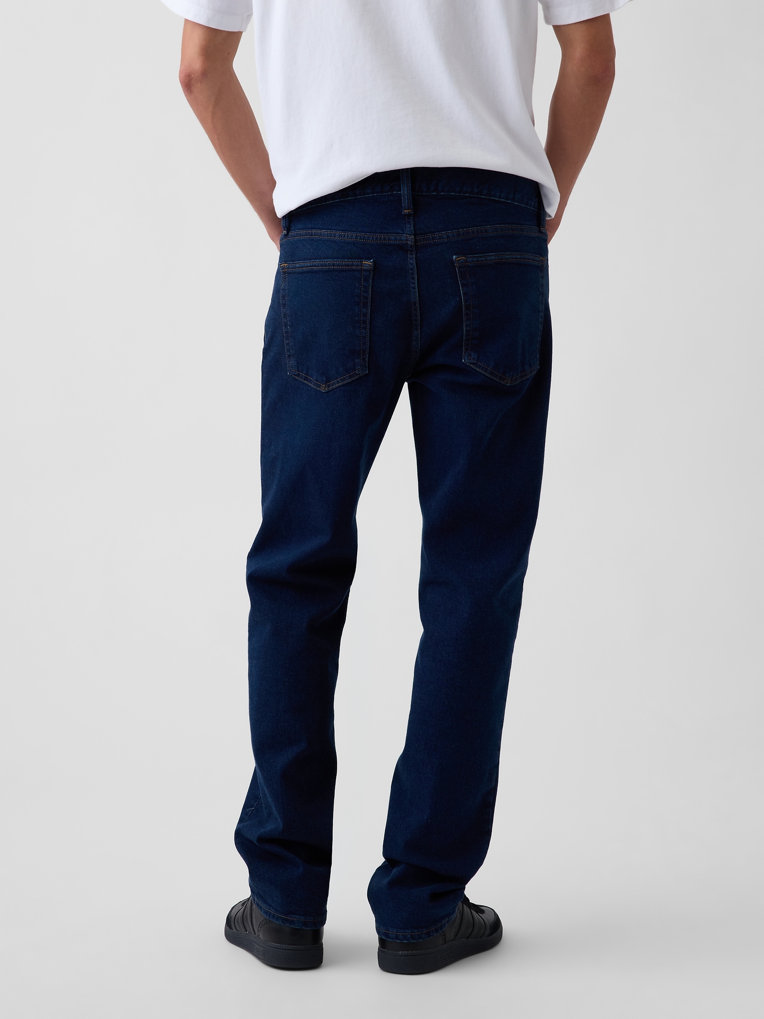 Straight Jeans
