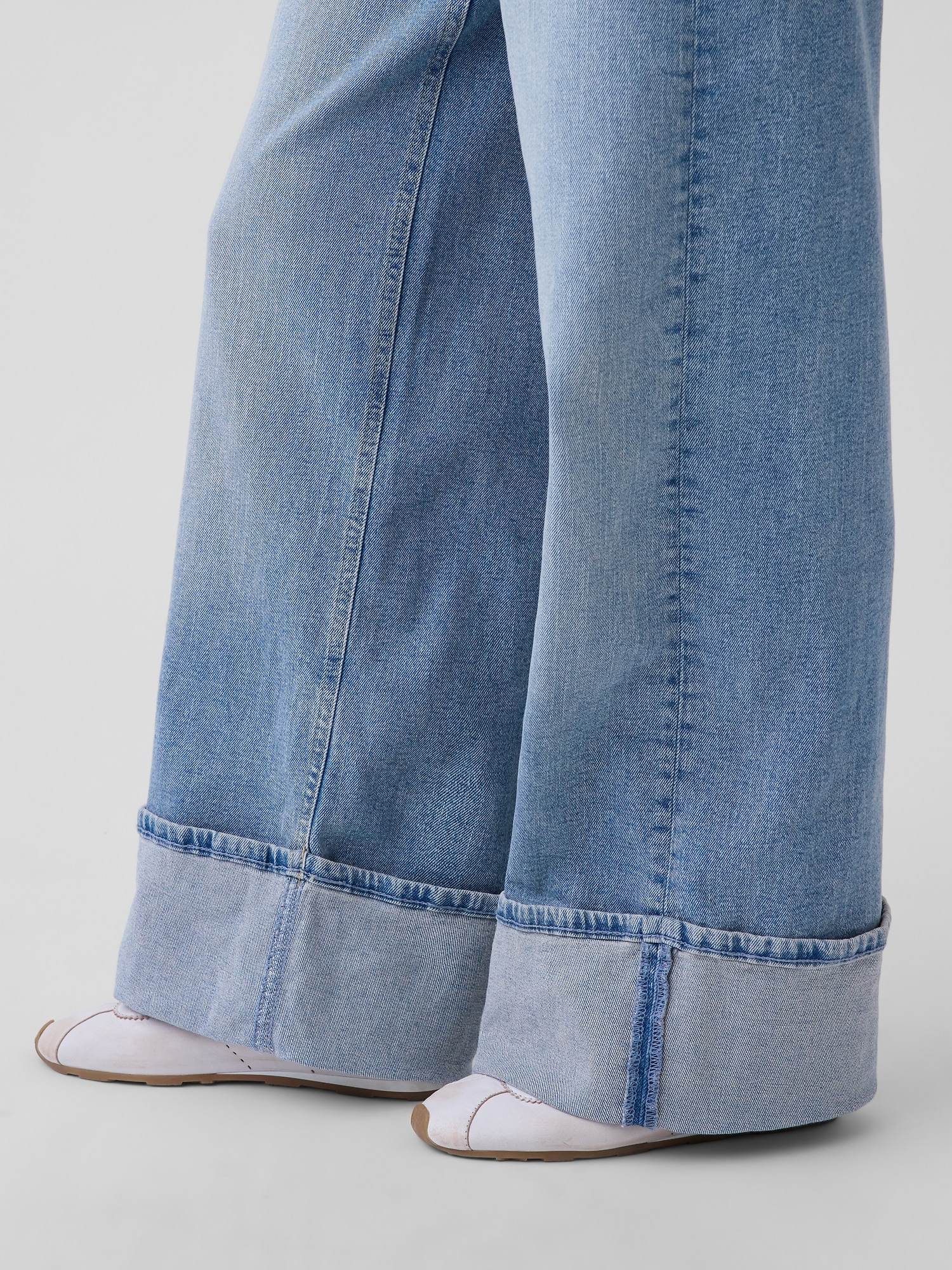 High Rise Stride Cuffed Wide-Leg Jeans