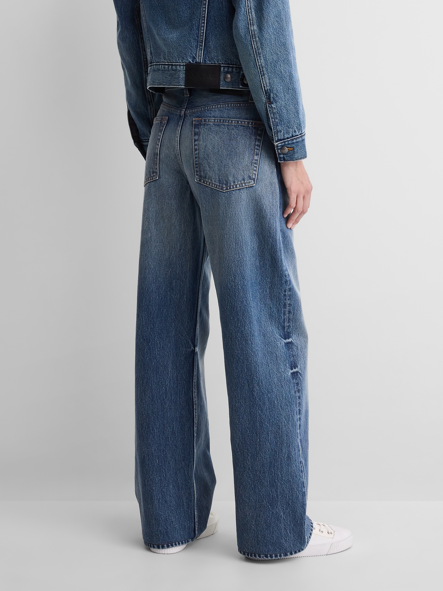 × A.P.C. Low Rise ’90s Loose Jeans
